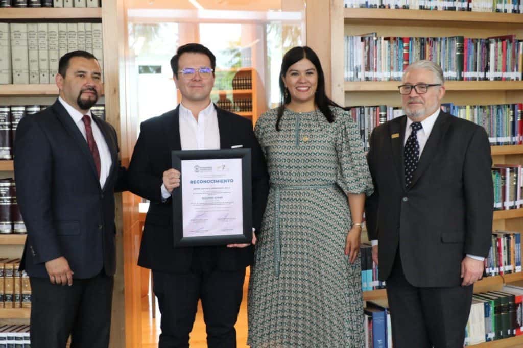 Premian a ganadores del décimo Concurso de Ensayo de Investigación Legislativa