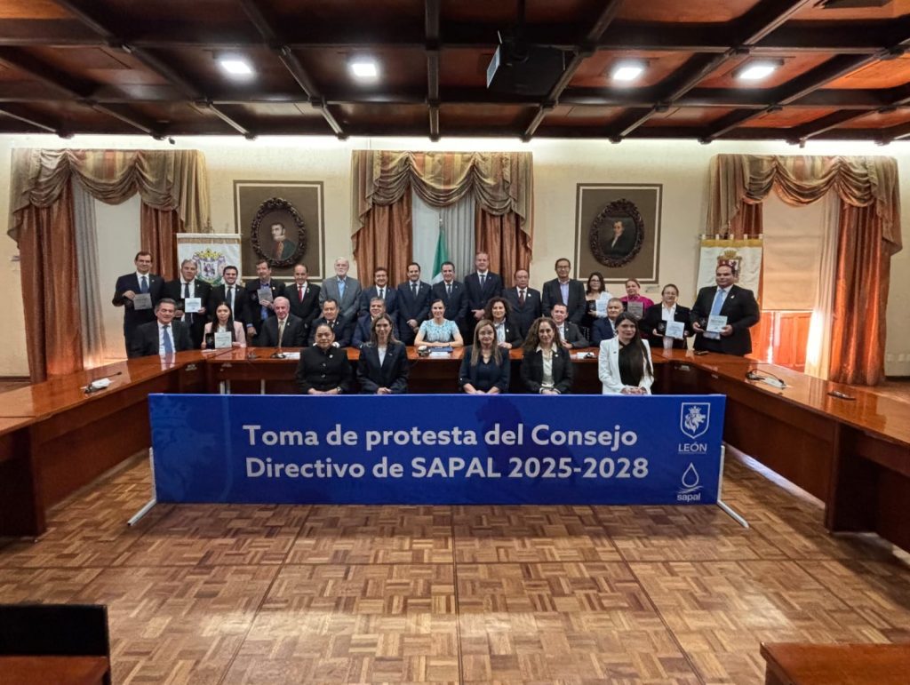 Asume consejo de SAPAL compromiso de garantizar agua para todos los leoneses