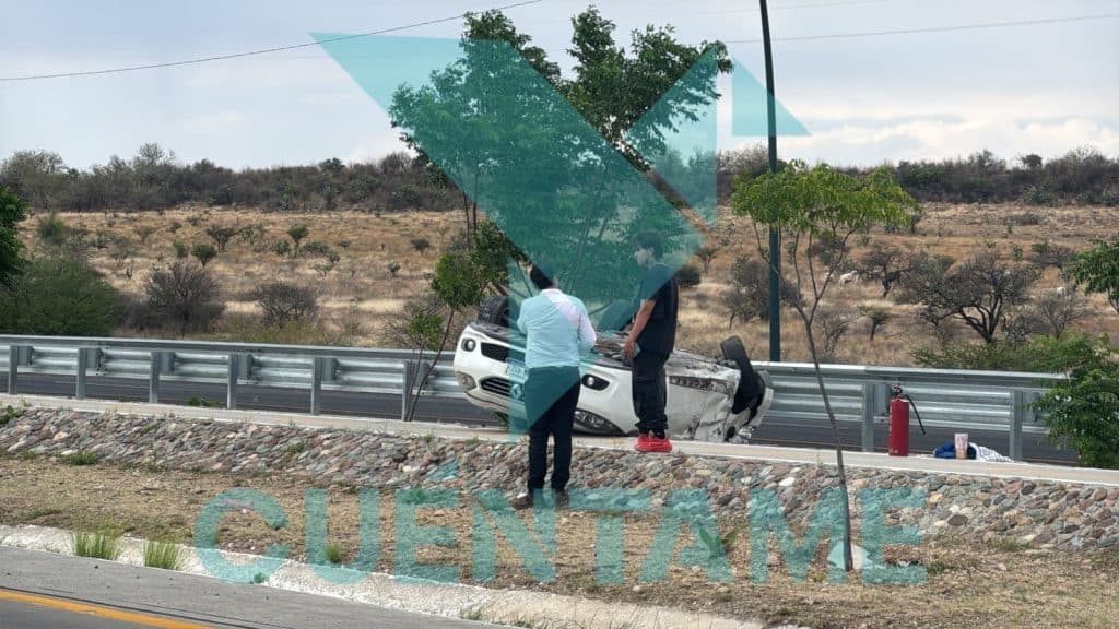 Otra volcadura en el Eje Metropolitano; segundo accidente en un día