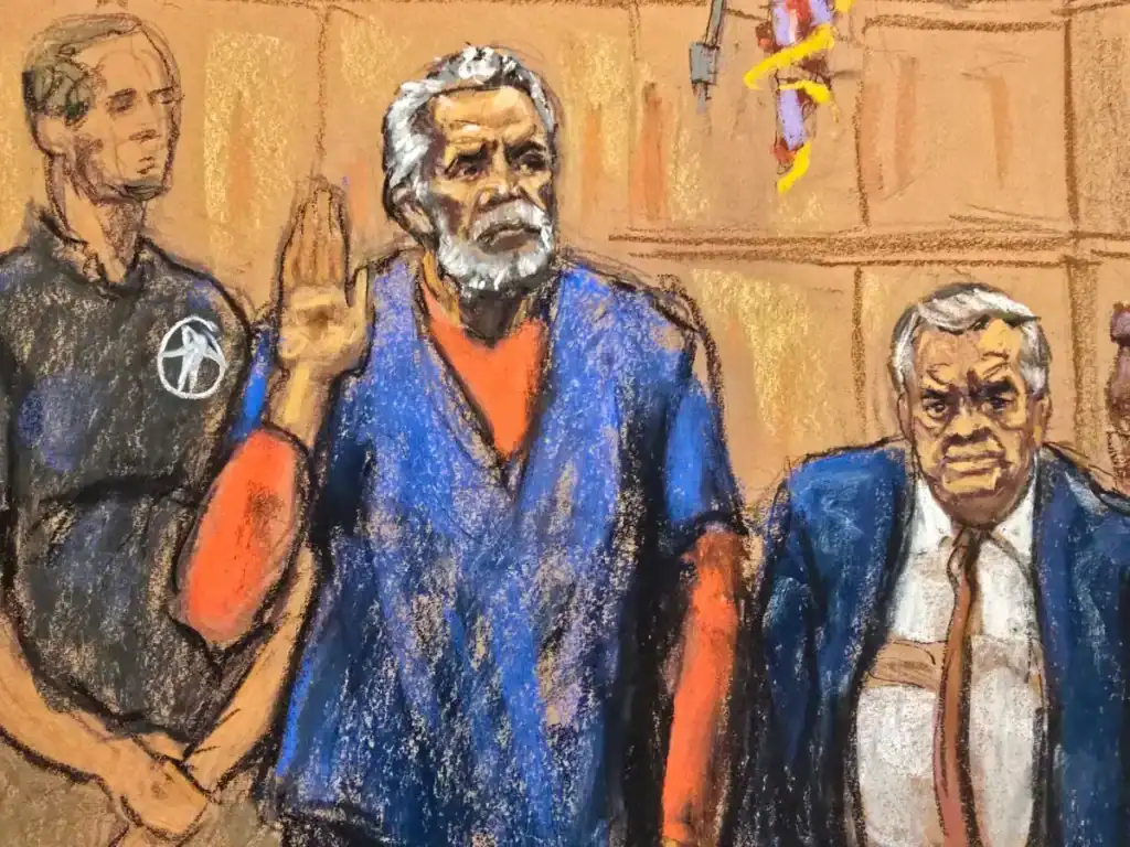 Juez señala con su mano durante juicio de alto perfil en la corte.