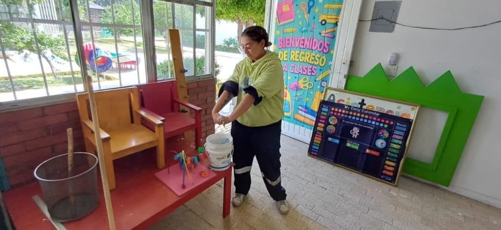 Guanajuato se prepara para el regreso a clases con Jornadas de Limpieza en escuelas Diversión y aprendizaje en aula infantil con actividades sensoriales y educativas en Cuéntame.