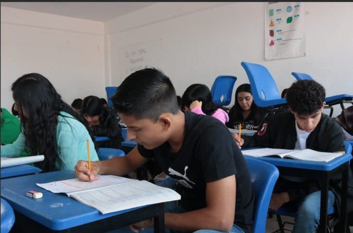 Abren convocatoria para beca ‘Excelencia 2025’ en León y duplican estudiantes beneficiados