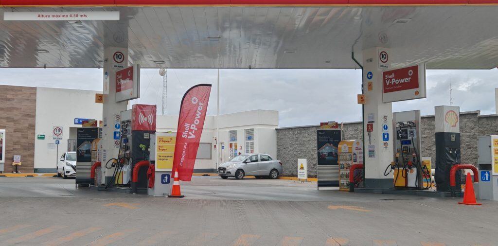 PAN y PRD proponen bajar la gasolina a 10 pesos y exigen transparencia al SAT ante el “huachicol fiscal”