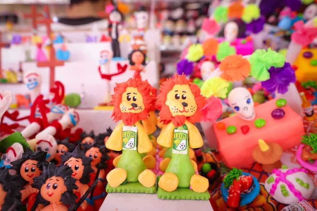 León arranca la feria del alfeñique 2025 con artesanos más capacitados