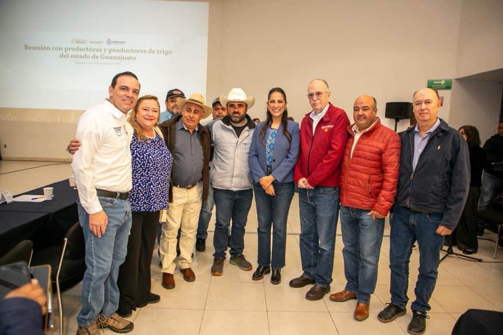 Reunión de productores de trigo en Guanajuato, evento agrícola y campesino.
