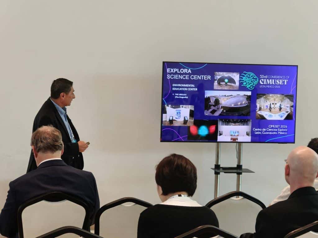 Innovador centro de ciencias explora medio ambiente y tecnología en CIMUS 2026 León.