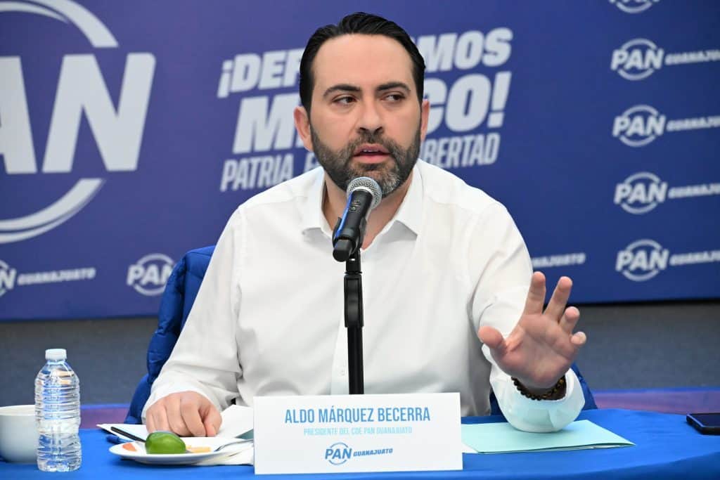 PAN Guanajuato afilia voluntariamente, no con engaños ni condiciones: asegura su dirigente Aldo Márquez Aldo Márquez Becerra, candidato del PAN en Guanajuato, en conferencia de prensa.
