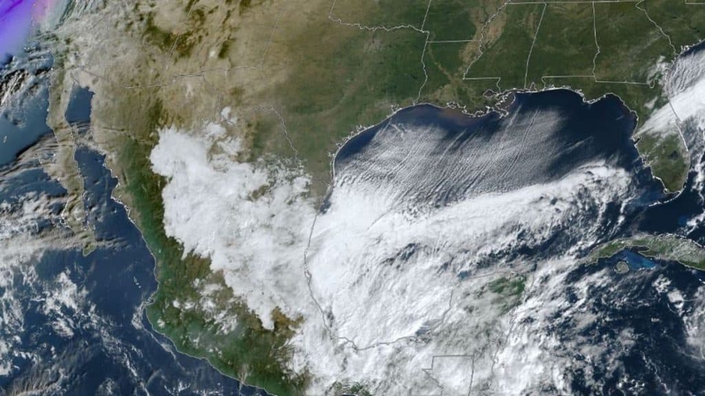 Nubes sobre México y Estados Unidos, vista satelital del clima y fenómenos meteorológicos.