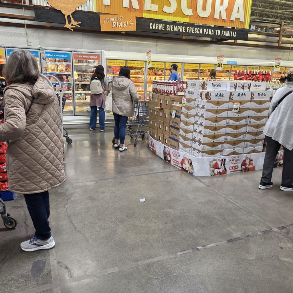 No te confíes: supermercados en León cerrarán más temprano en Nochebuena