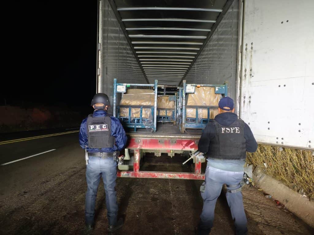 Recuperan tractocamión robado con autopartes valuadas en medio millón de pesos en San Felipe