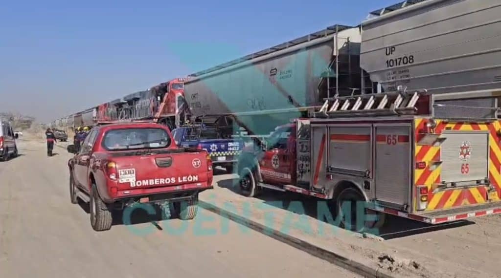 Se atrinchera joven en locomotora y provoca movilización en Timoteo Lozano Accidente de tren y vehículos de emergencia en carretera, atención a emergencias.