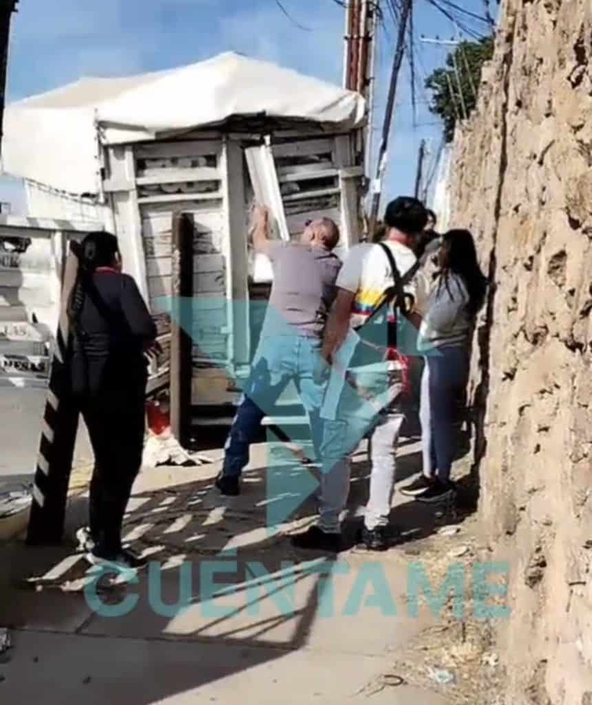 Muere un hombre tras volcadura de pipa en calles de Cuentame, accidente vial, protección civil en la escena.