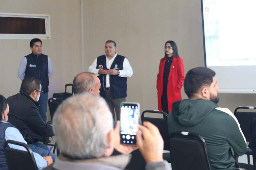 Capacitación empresarial en Cuentame con expertos en innovación y desarrollo; evento para profesionales y emprendedores en la ciudad.