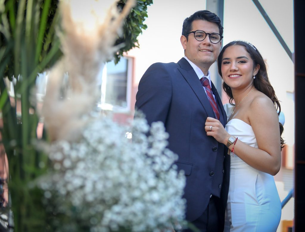 150 parejas sellan su amor en el Arco de la Calzada este 14 de febrero en León