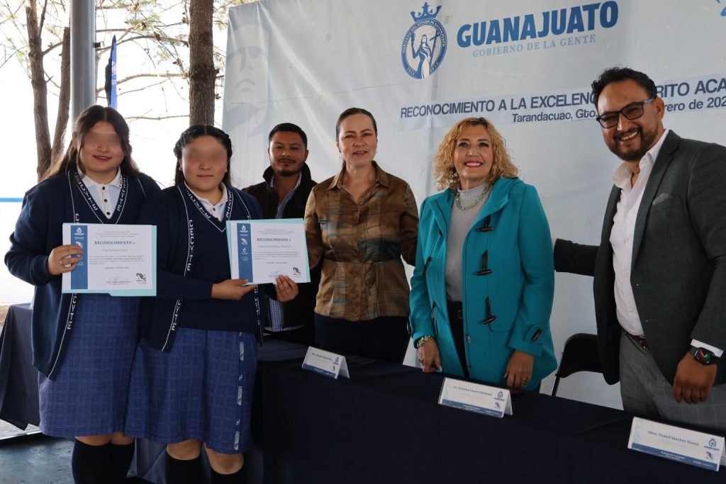 Estudiantes guanajuatenses crean sistema para captar agua de lluvia y apoyar a las familias
