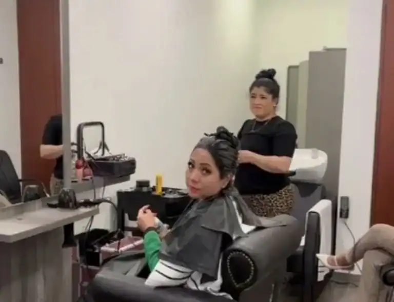 Senadoras tenían salón de belleza en instalaciones del Senado