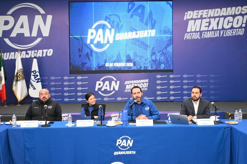 PAN Guanajuato, conferencia política con líderes del partido en un evento en febrero 2024.