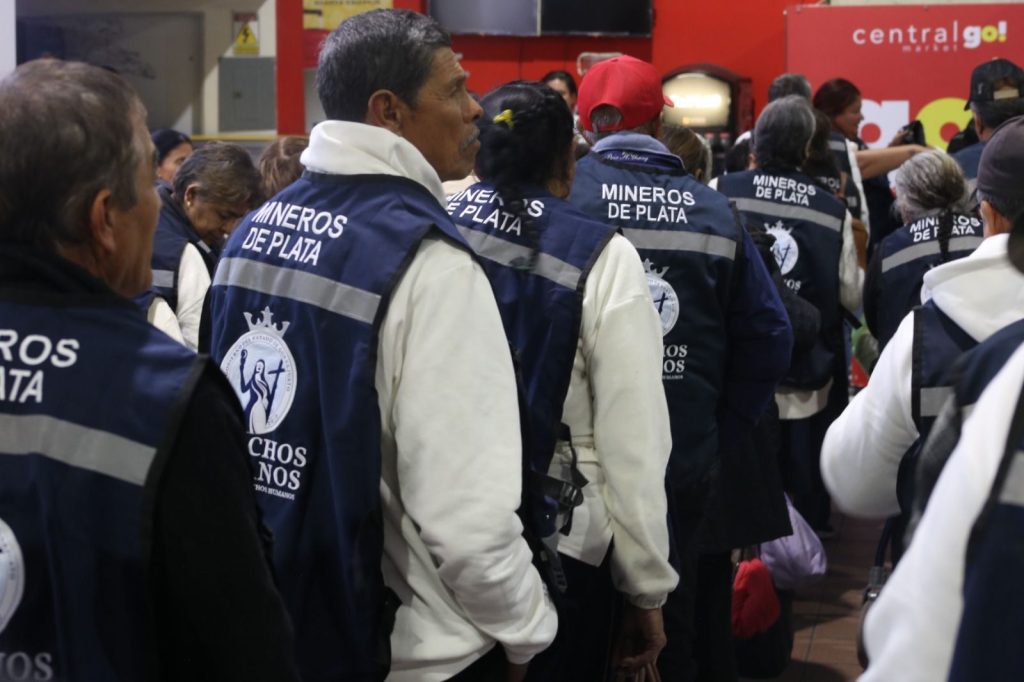 29 años esperando un abrazo de su hijo, Evangelina y Arcadio lo volverán a ver