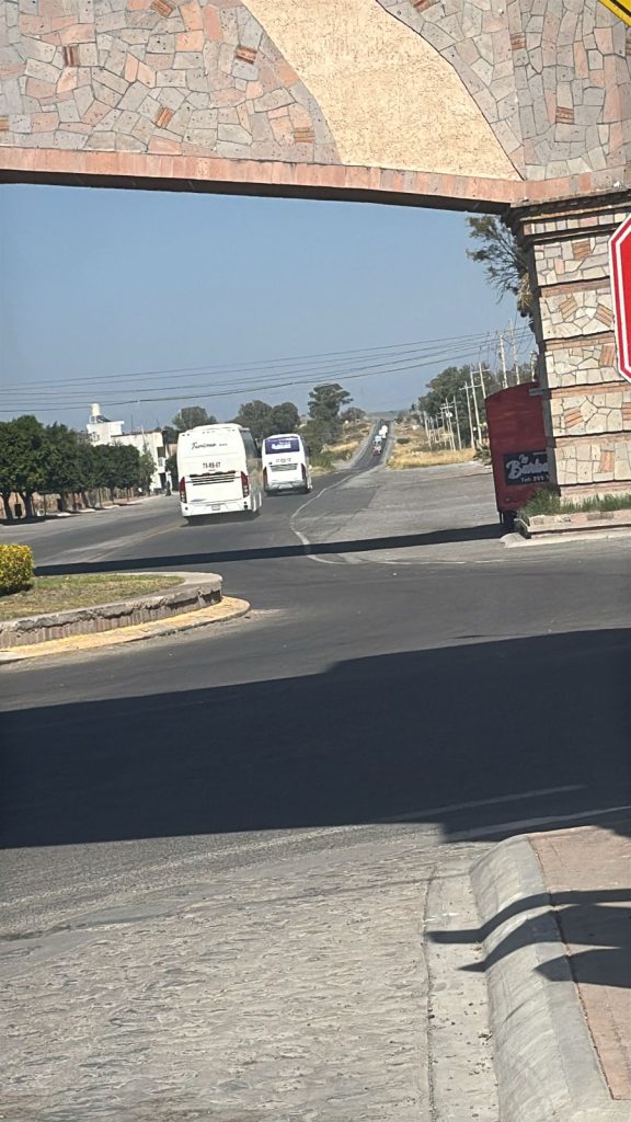 Más de 150 autobuses de Guanajuato viven horas de terror en San Juan de los Lagos tras violencia en Jalisco