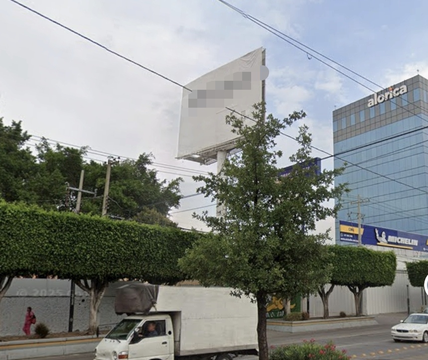 Empresarios denuncian robo de lámparas y lonas en espectaculares; suman al menos 16 casos en la ciudad