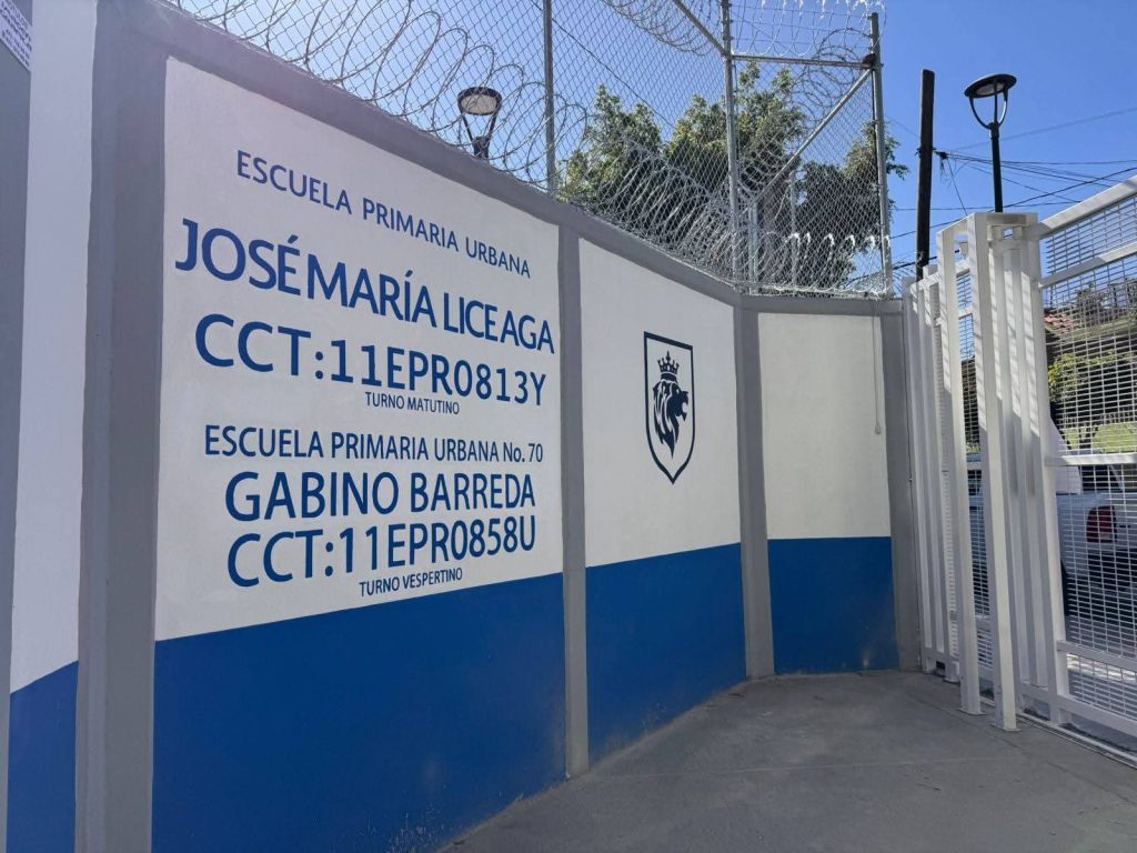 Refuerzan la seguridad en escuelas con más de 40 bardas perimetrales nuevas en León