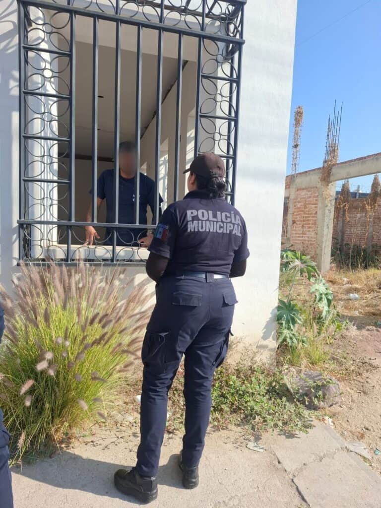 Policías salen a las calles… para escuchar a los vecinos en Guanajuato