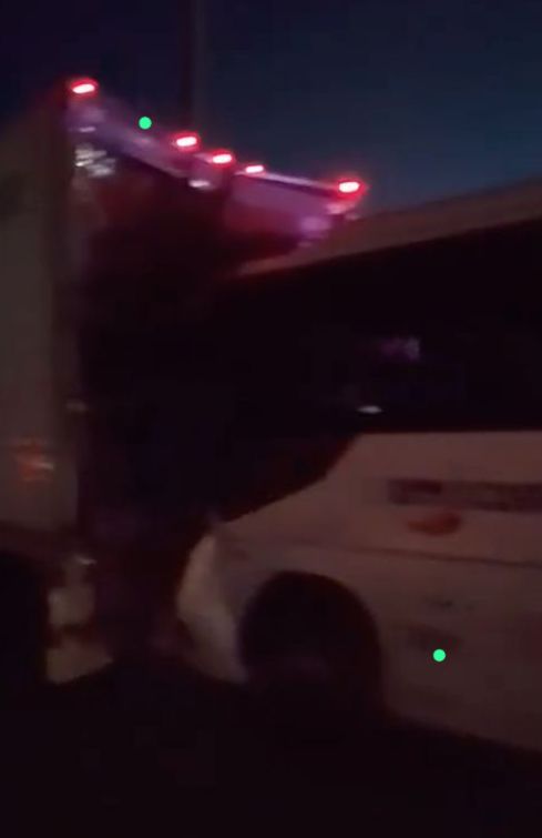 Más de 30 lesionados tras choque entre camión de personal y tráiler en la carretera Irapuato–Salamanca