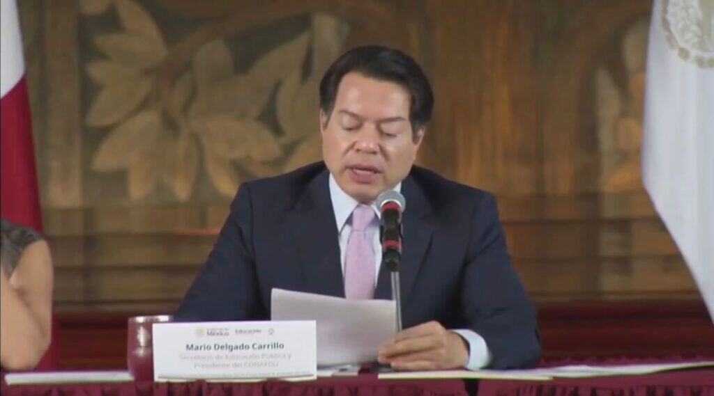 Mario Delgado reaviva polémica por calendario escolar; afirma que tras el 15 de junio las escuelas se vuelven “una estancia forzada”