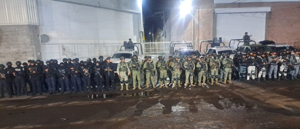 Cae en Paseos del Molino presunto generador de violencia; le aseguran arma AR-15, droga y 40 mil pesos