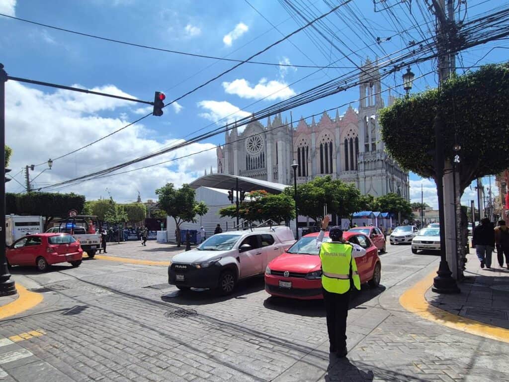 Refuerzan vigilancia y hay cierres viales por el México vs Ecuador en el Centro de León