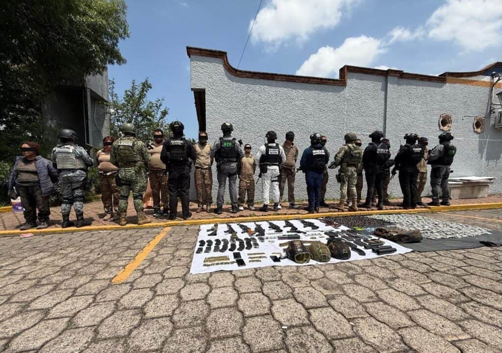 Cae presunto líder criminal tras operativo entre Guanajuato y Michoacán; detienen a 10 personas armadas