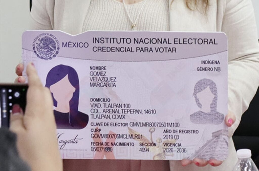 ¡Así será la nueva credencial del INE! Tendrá más medidas de seguridad y será más incluyente La Credencial para Votar