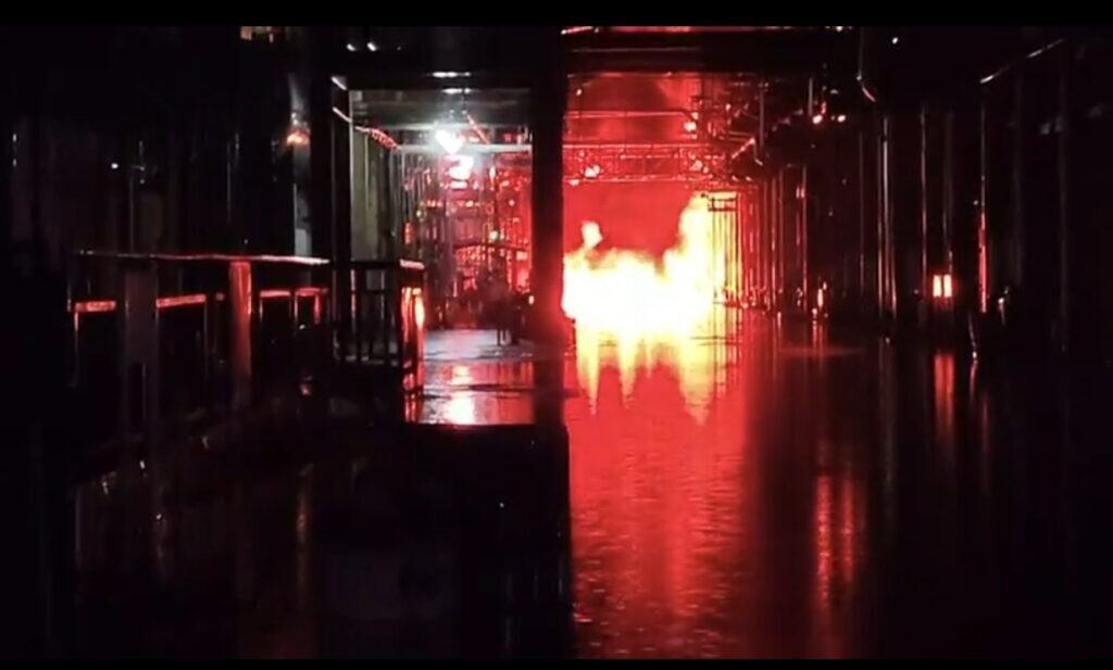 Explosión e incendio activan protocolos de emergencia en la Refinería de Salamanca; autoridades aseguran que la situación está bajo control