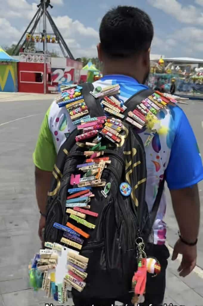 El ritual del voleibol que conquista a miles: los clips pintados a mano que unen a los rivales en León