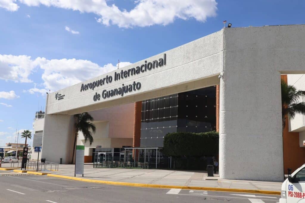 ¡El Rey podría tener aeropuerto! Buscan que el Aeropuerto de Guanajuato lleve el nombre de José Alfredo Jiménez
