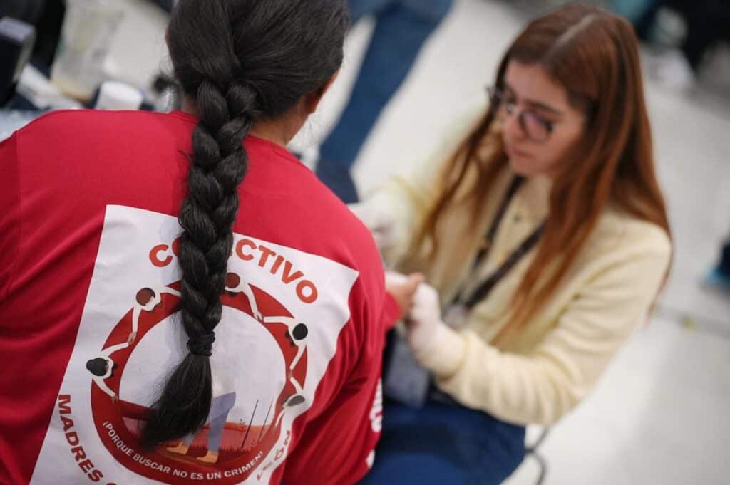 Gobierno de Guanajuato acerca servicios a familias buscadoras; Libia Dennise refrenda apoyo