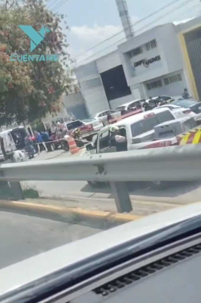 Volcadura de montacargas provoca cierre vial en el bulevar Morelos; reportan un lesionado