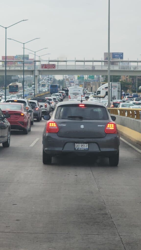 Caos vial en León: varios choques complican la circulación esta mañana