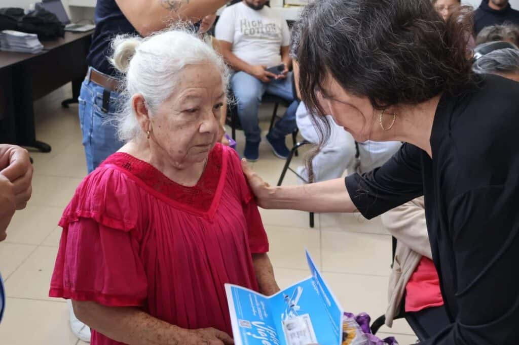 Tras años de espera, Graciela podrá reclamar en EU la pensión que dejó su esposo