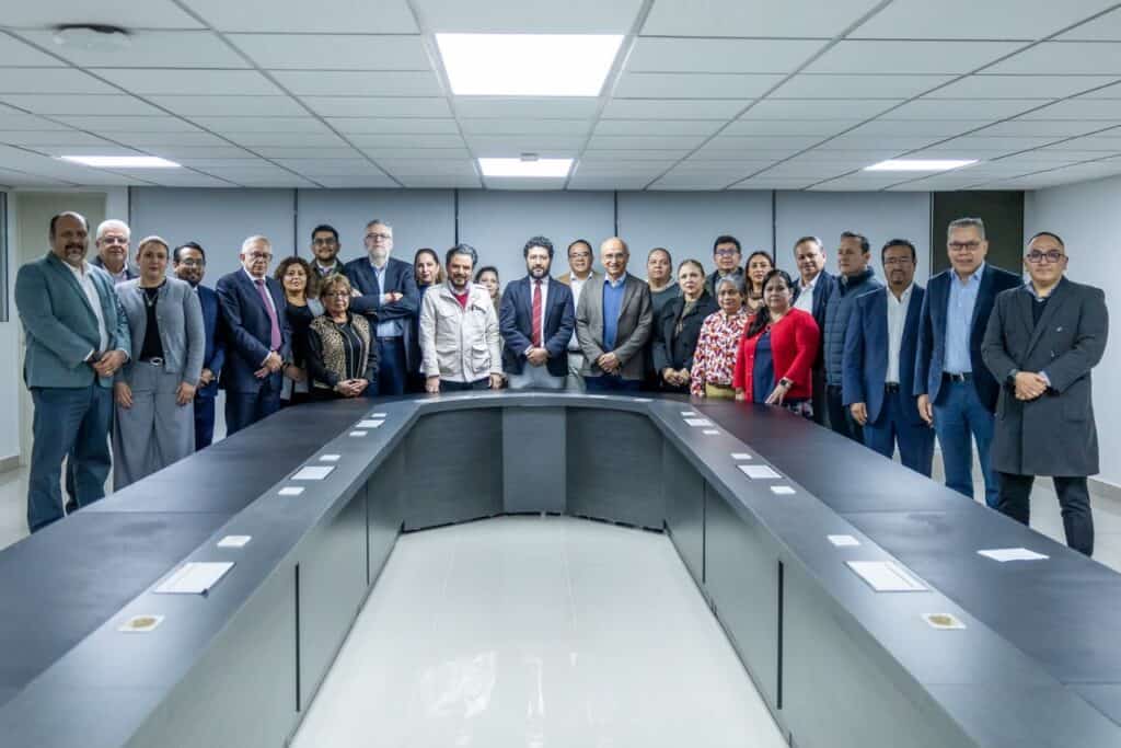 IMSS sube a 8% el aumento salarial tras protestas; promete 31 mil 700 cirugías adicionales